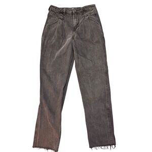 Hollister Ultra High-Rise Mom Jeans Faded Black Pleated Front Raw Hem 3L W26 L29